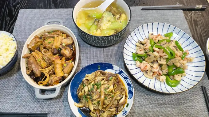省事!还是蒸菜好,1锅2菜同时出,儿子连夸太好吃!