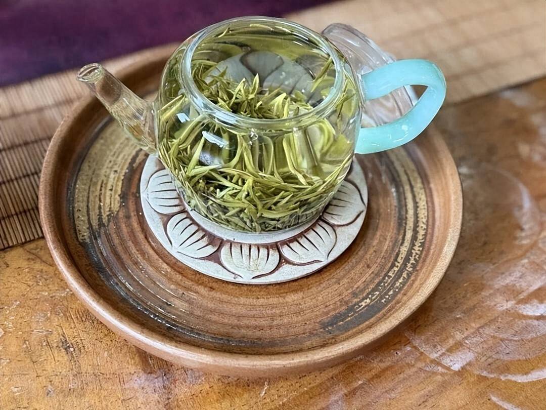 喝茶护肾避坑指南，生普砖茶调味茶别乱喝，霉变茶叶切勿继续饮用