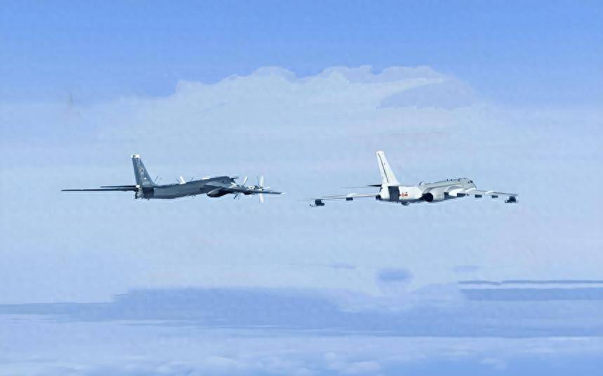 10余架中俄军机再入韩国防识区！韩国战机紧急升空，却只能干瞪眼？