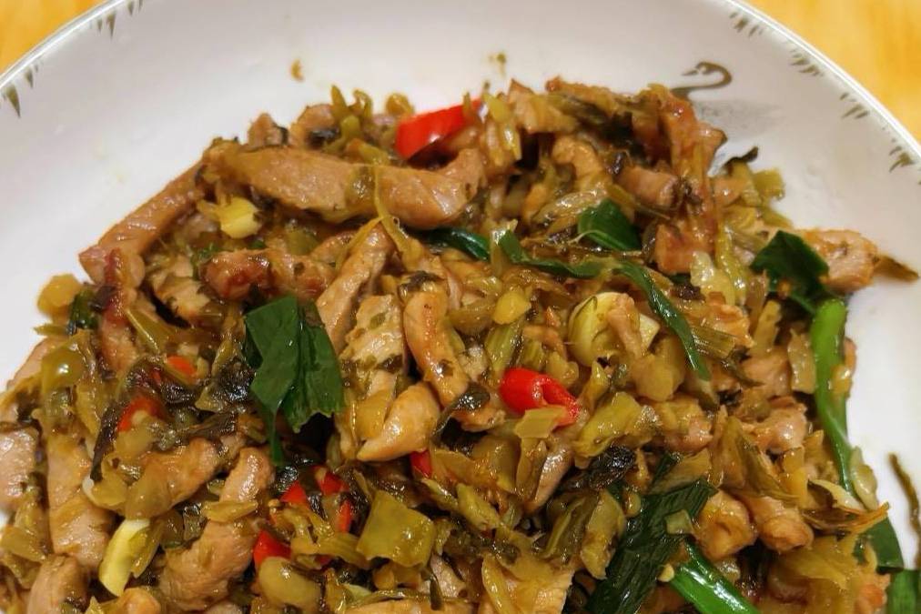 雪菜肉丝，这盘“米饭杀手”让我连干了三碗饭，成本不到10块钱