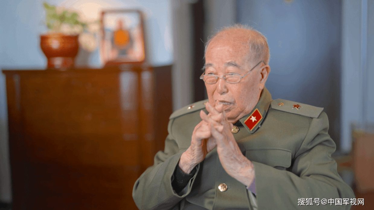 被授少将军衔的第一代导弹兵，这样霸气定义火箭军！