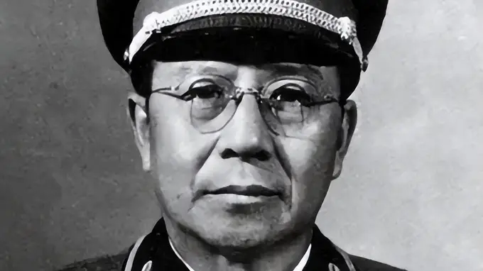 1961年，陈毅和周恩来在饭店吃狗肉，被人狠狠地踩了一脚