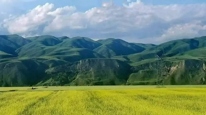 珍藏版攻略：夏日伊犁七日深度游，从赛里木湖到喀拉峻，本地向导教你看遍雪山湖泊与无边花海