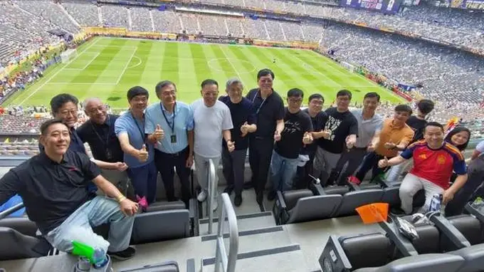 世界杯上的中国商业领袖:一张合影看尽行业精英
