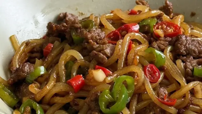 泰和牛肉炒粉：赣地烟火里的鲜美与满足