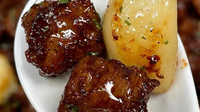 蒜香牛肉粒家常做法 15分钟快手打造全家都爱的鲜香滋味
