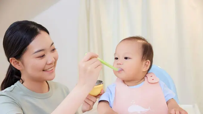 一岁后宝宝怎么吃才对？选对方式不影响发育