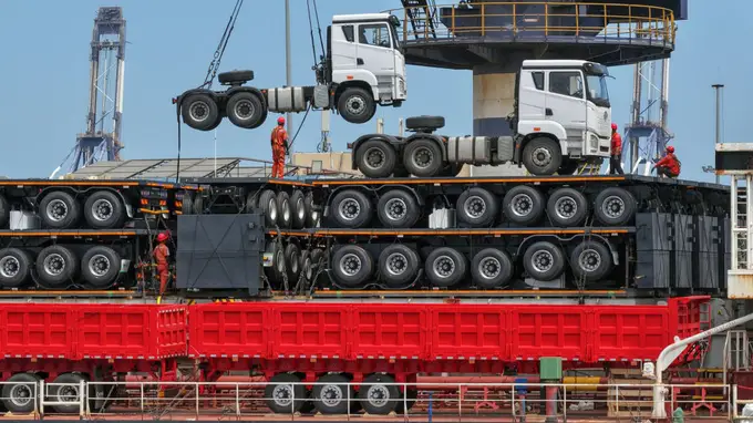 习近平经济思想指引中国经济高质量发展行稳致远