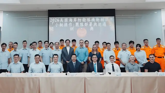 嘴上喊和平，手上教执法？美国在台海这招切香肠，该有人管管了