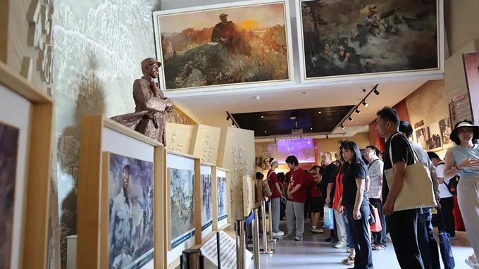邯山区开展迎“七一”爱国教育暨书画创作活动