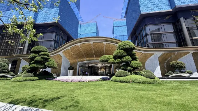 杭州豪宅价格直追一线城市:最高24.39万元/平方米的新盘首开“日光”,买房人平均年龄39岁