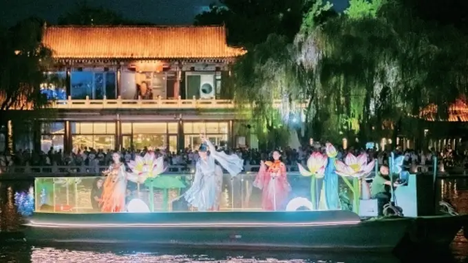 画舫演艺重现泉城夜宴美景