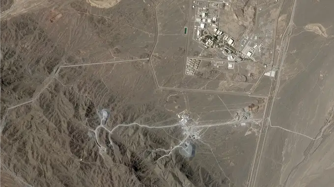 美国计划动用重型轰炸机打击伊朗“镐山”引发地区紧张局势升级