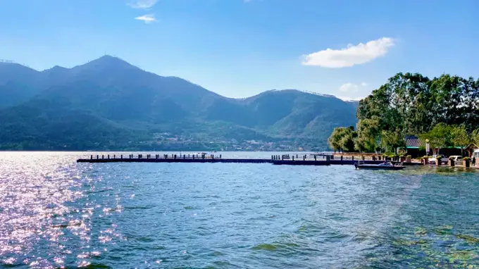 邛海泸山夏清凉 火把节庆情意浓