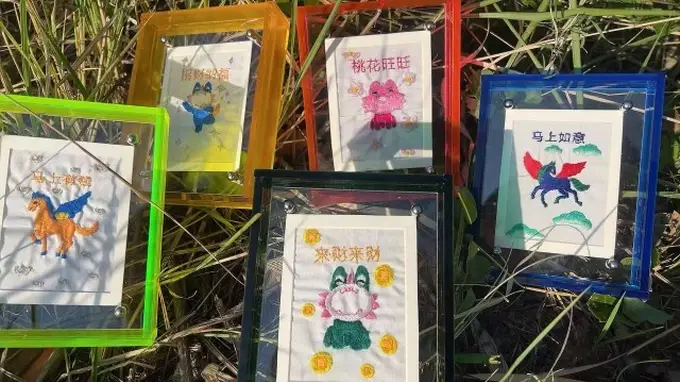【文化中国行】非遗伴手礼走俏年轻圈层 传统工艺巧变日常好物