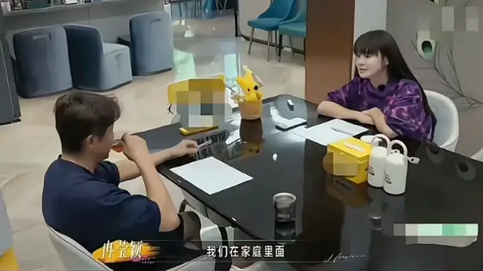 45岁邹市明“听老婆的话”，今年重返拳击赛场！妻子冉莹颖笑称：打赢了有钱花，打输了大不了换老公，还有保险拿