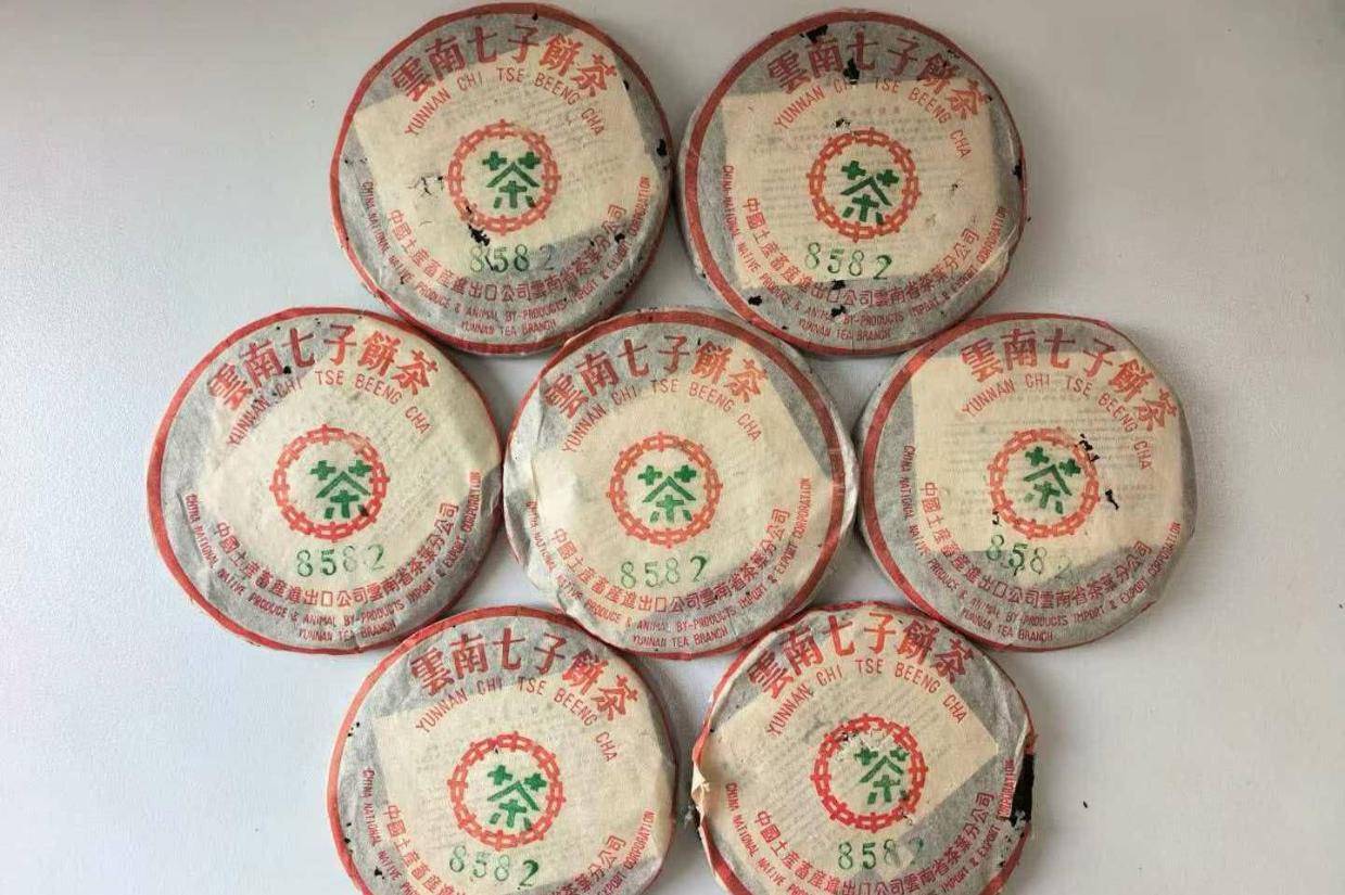 2004年8582中茶绿印，改制前最后一批8582，市场认可度高