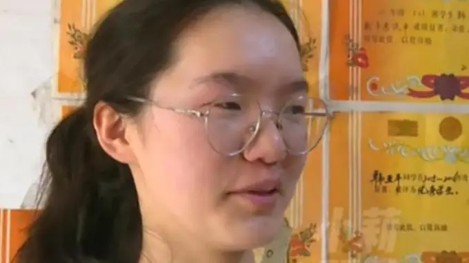 人间有大爱!韩雅平终于说出背后的人,12年来,每年都给她寄钱