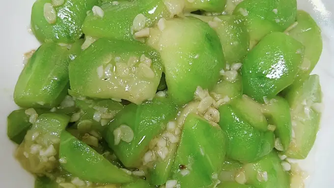 哇，夏天餐桌别总惦记大鱼大肉，素炒丝瓜清爽解腻软嫩还下饭