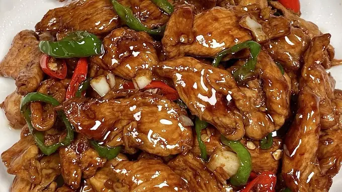 香香辣辣小炒鸡胸肉，嫩滑入味的下饭天菜