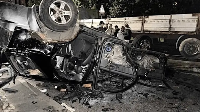 美媒报道：乌民众怒砸征兵车！最“反俄”的利沃夫，再不想填线当炮灰了