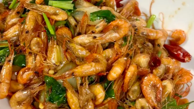 壳脆肉甜麻辣浓郁，一口尝尽江河鲜与山城辣韵