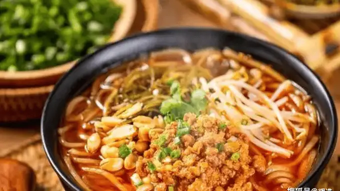 这碗肉沫汤粉，我家隔两天就得来一次，汤鲜粉滑，连汤汁都不剩