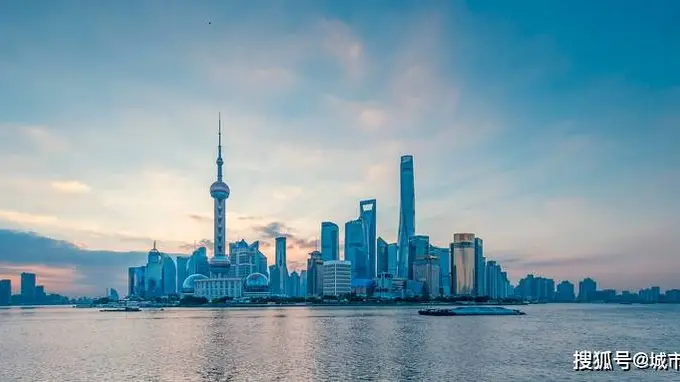 上海冲刺6万亿：工业与服务业双轮驱动