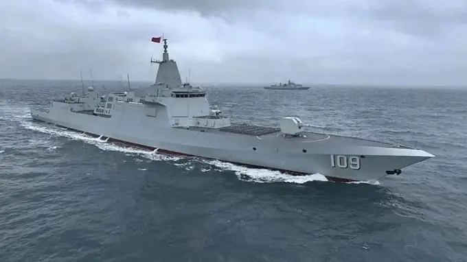 十舰同框震撼亮相，两艘精锐055挺进东海 战略威慑力尽显筑牢台海安全底线