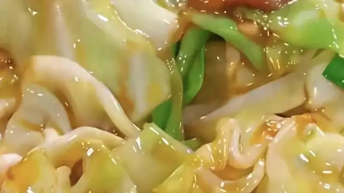 核心活动名：手撕包菜 核心活动：家常小菜脆嫩入味 新标题：手撕包菜：脆嫩爽滑的家常经典小炒
