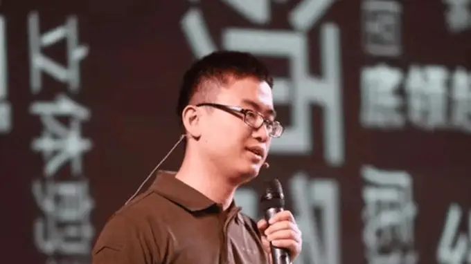 清华学霸退学创业 龙牙战术服硬控中产男士年入十八亿