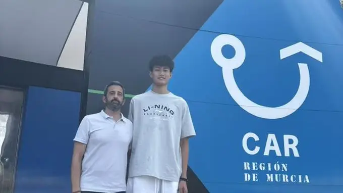 中国男篮新星吴嘉浩留洋西甲U22 正式签约西班牙穆尔西亚俱乐部征战新赛季
