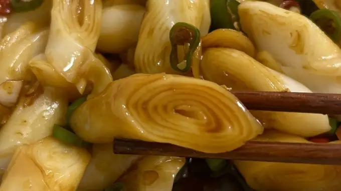 辣椒酱拌肠粉 快手制作零负担 夏日开胃新选择