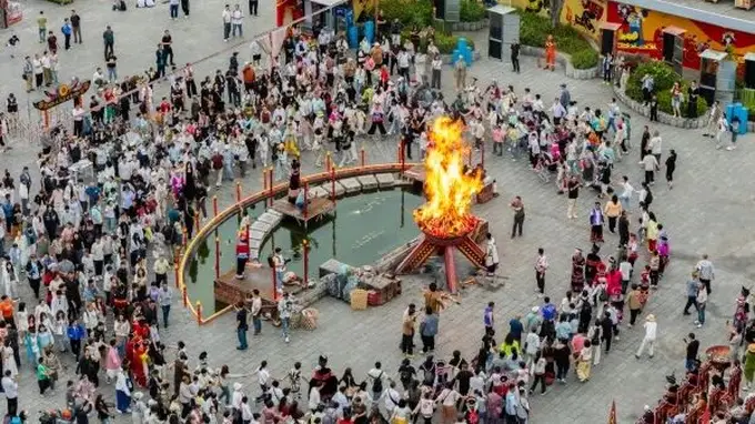 篝火打跳，彝绣花开……用楚雄火把，点亮云南夏夜