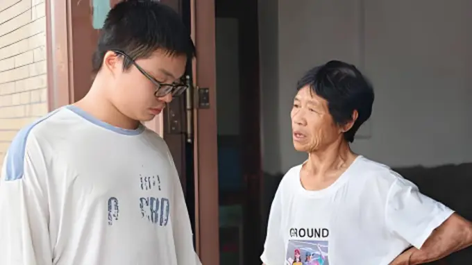 湖南少年痛失双亲，高考后有个心愿，张家界：安排！