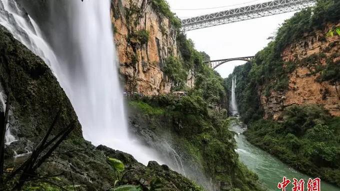 马岭河峡谷：贵州兴义的自然奇观和旅游胜地