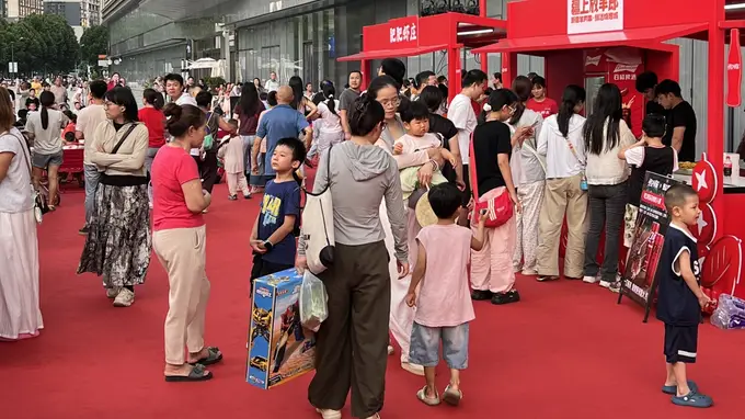 可口可乐畅爽烧烤节燃爆武汉 六大名店四十品牌打造夏日美食派对