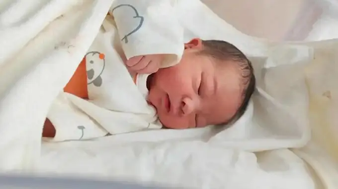 新生儿这四个部位别嫌弃 越“丑”长大颜值越高