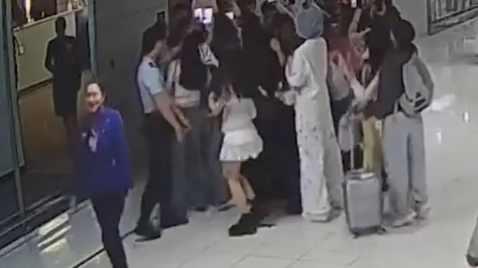 追星有界守法为底 粉丝机场滋事终须担责