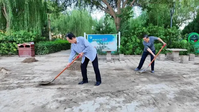 党河清淤护家园 银发余热暖人心