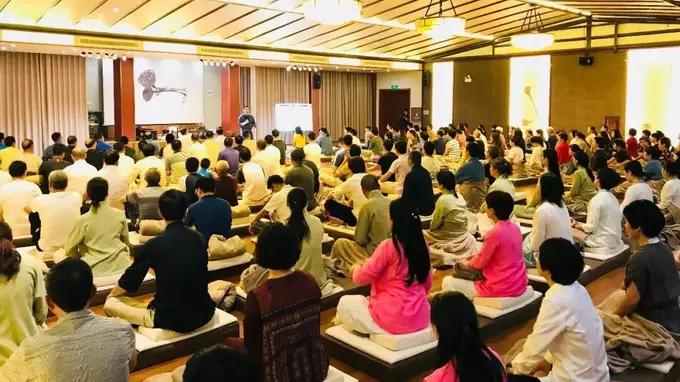 核心活动名/口号：如是书院封闭洗脑殴打学员，被送学生遭控制父母早是学员