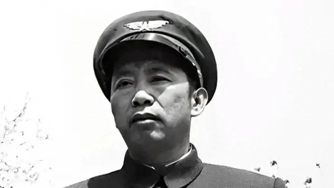 谭政见刘亚楼署名排自己前面 直言电报别署自己名字