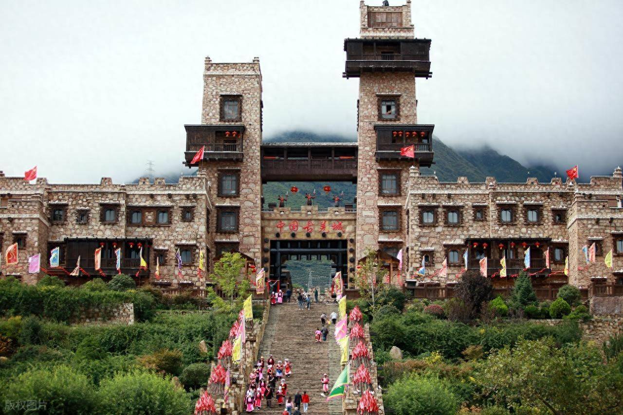 阿坝藏族羌族自治州旅行攻略·九寨沟旁的藏羌秘境与雪山草甸