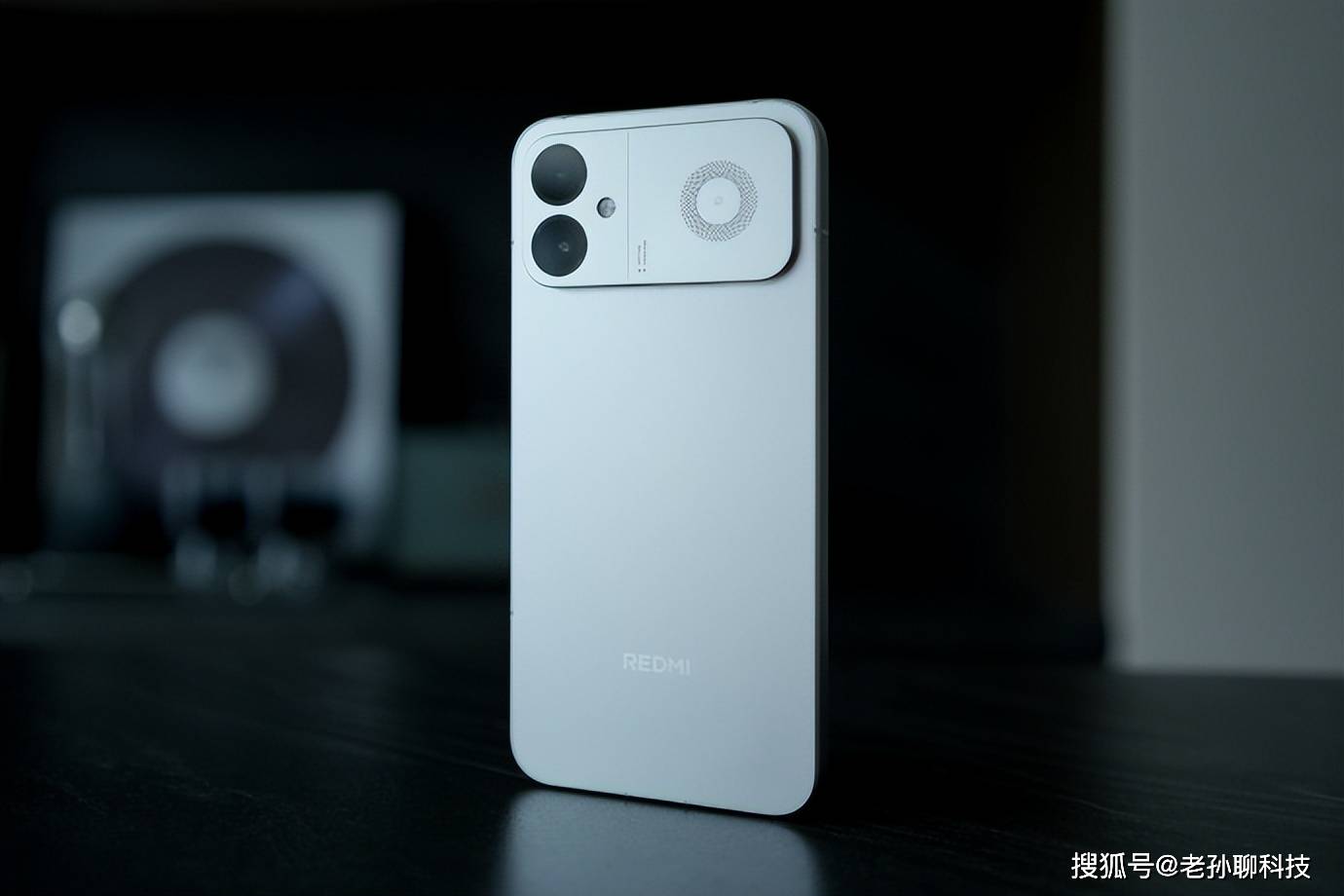 红米K90至尊版参数曝光，骁龙风冷处理器，价格不到3000元