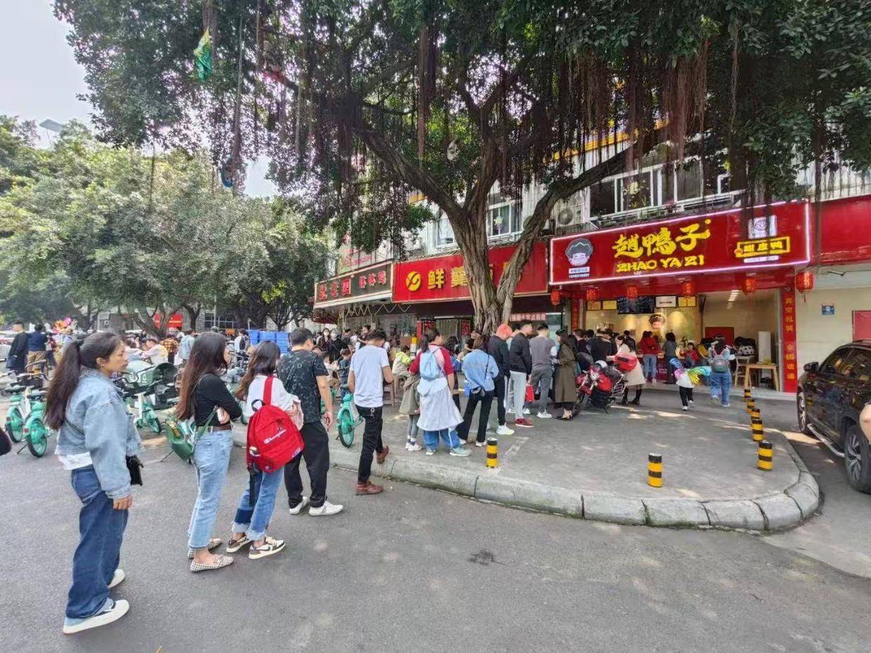 11. 老人小孩适合吃哪种口味的甜皮鸭？