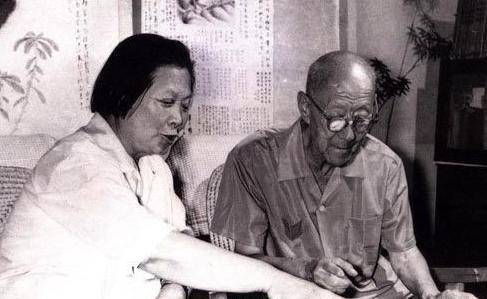 他捐给故宫上千亿，晚年想住高级病房被拒，院方：你级别不够！