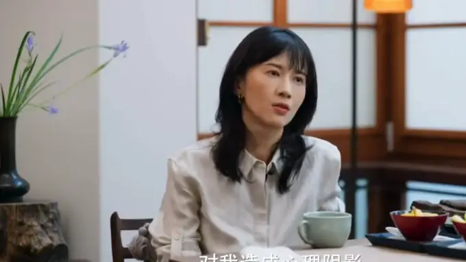 papi 酱坦白原生家庭隐痛：父母吵架，比离婚更伤人