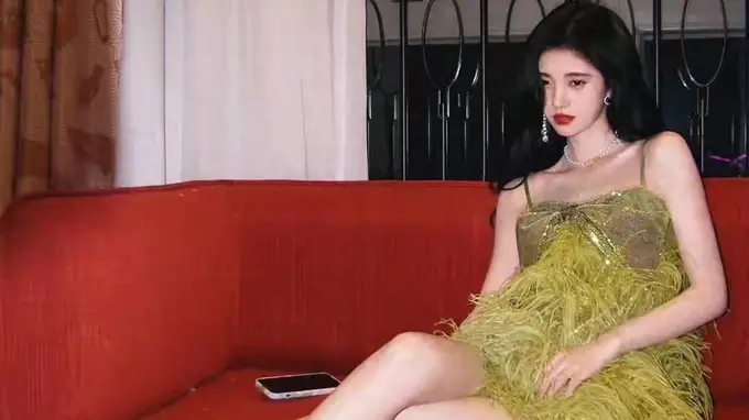 四千年美女鞠婧祎晒最新写真，独立后首次大胆尝试性感风，网友赞