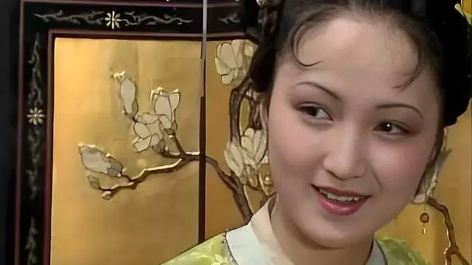贾琏求欢被拒平儿窗外笑，平儿暗藏深意戳破婚姻真相