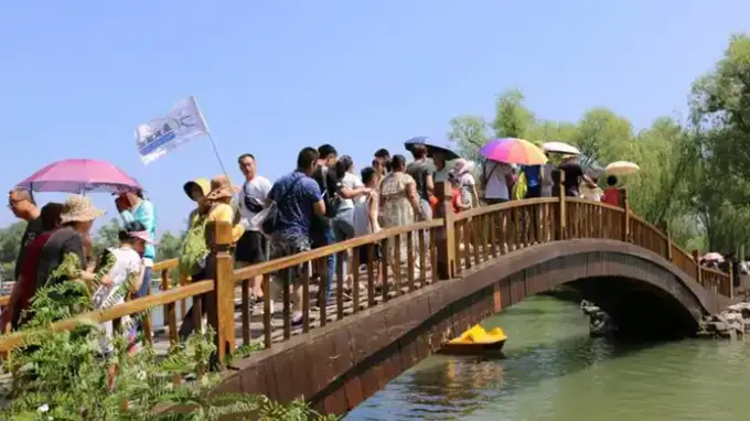 2024暑期避暑热“活”文旅 山林河湖溶洞多业态激活消费新活力